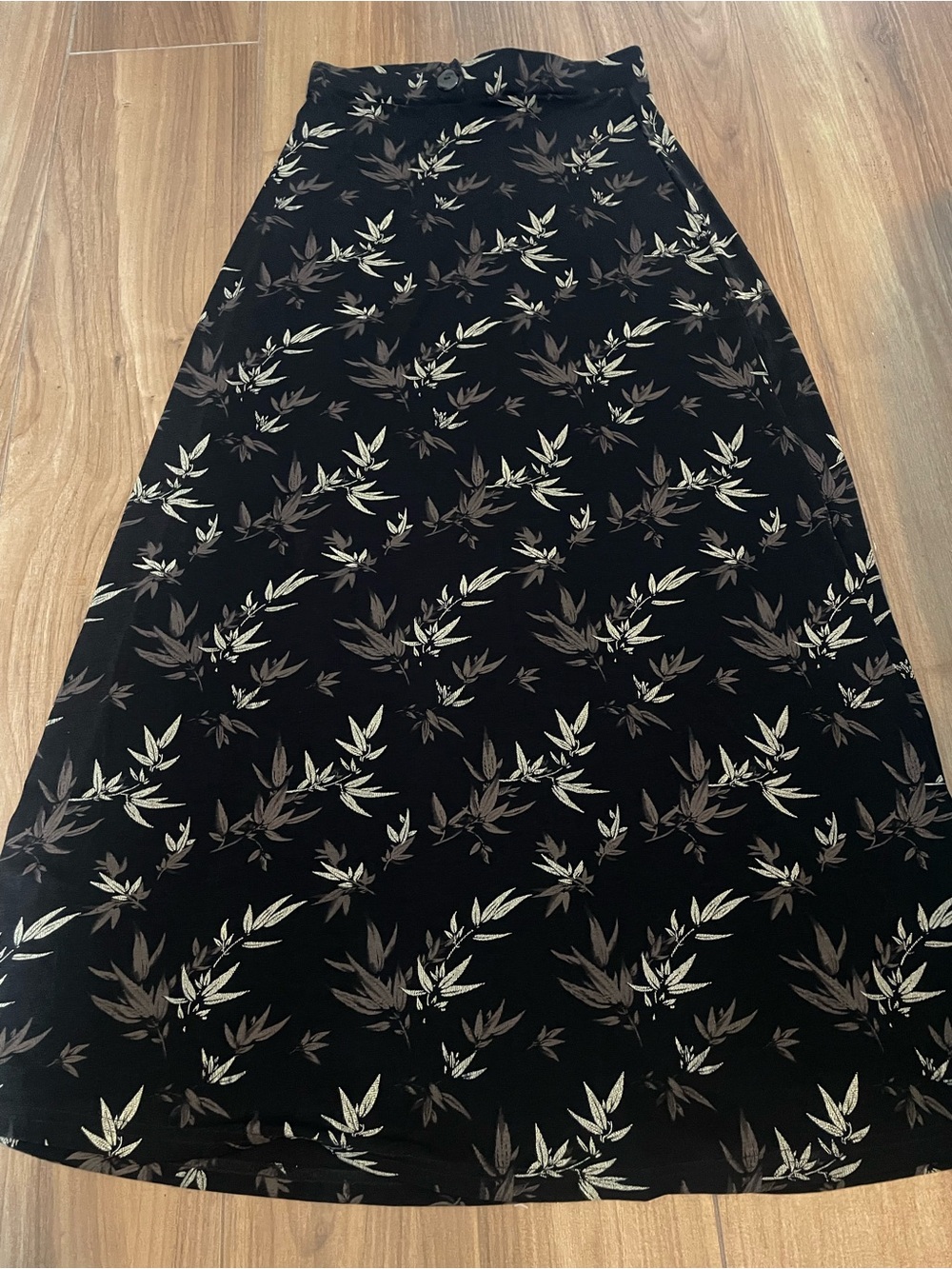 Frazier Lawrence vintage skirt a line maxi  large black floral slinky stretch